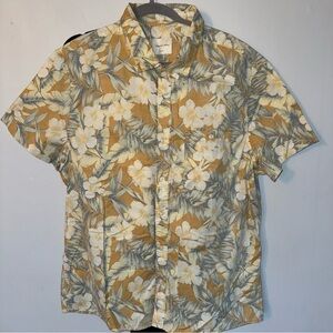 American Eagle Outfitters Tan and White Casual Button Down Shirt